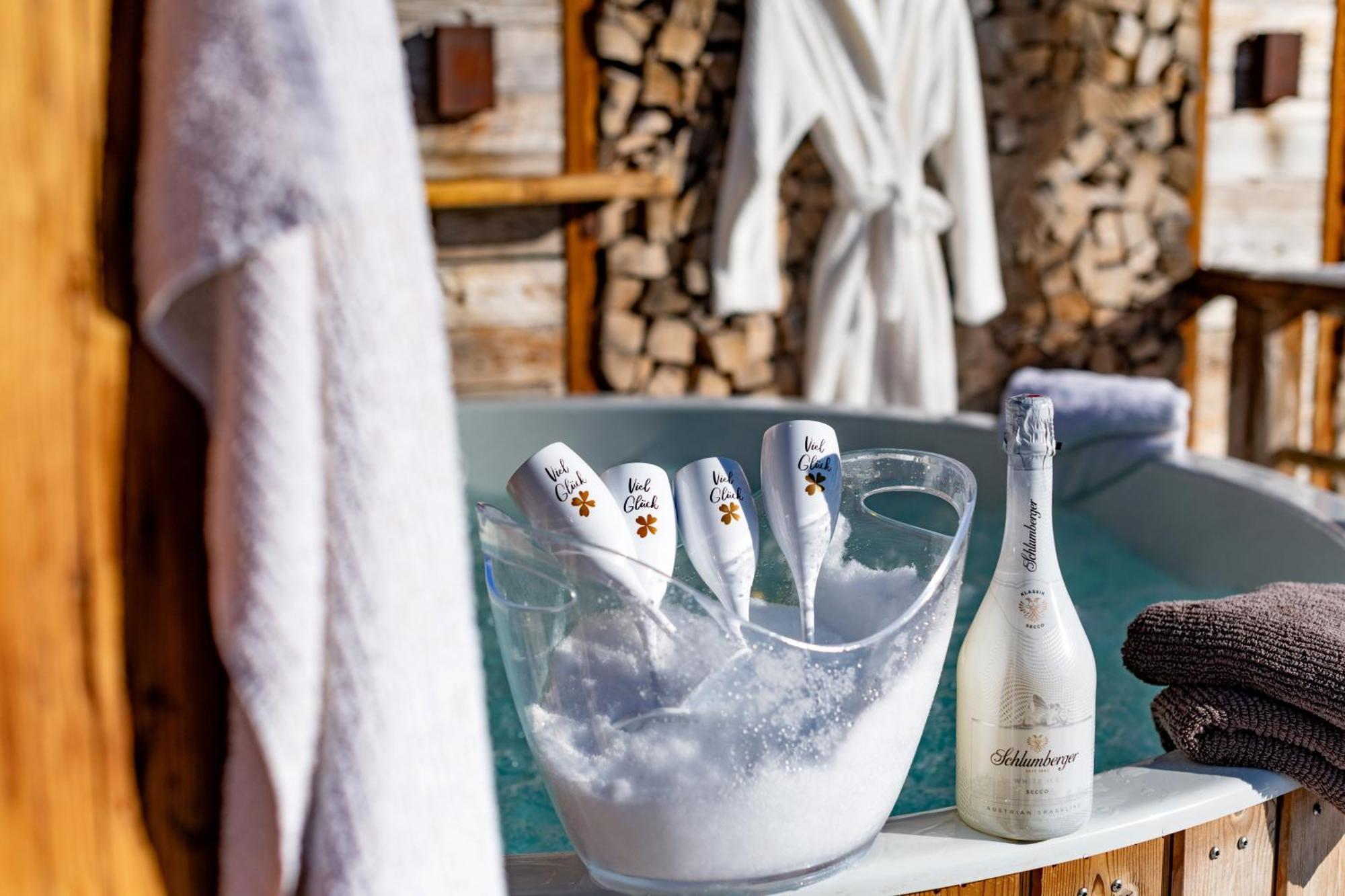 Alpine Lodge Brixen 布利克森塔勒 外观 照片